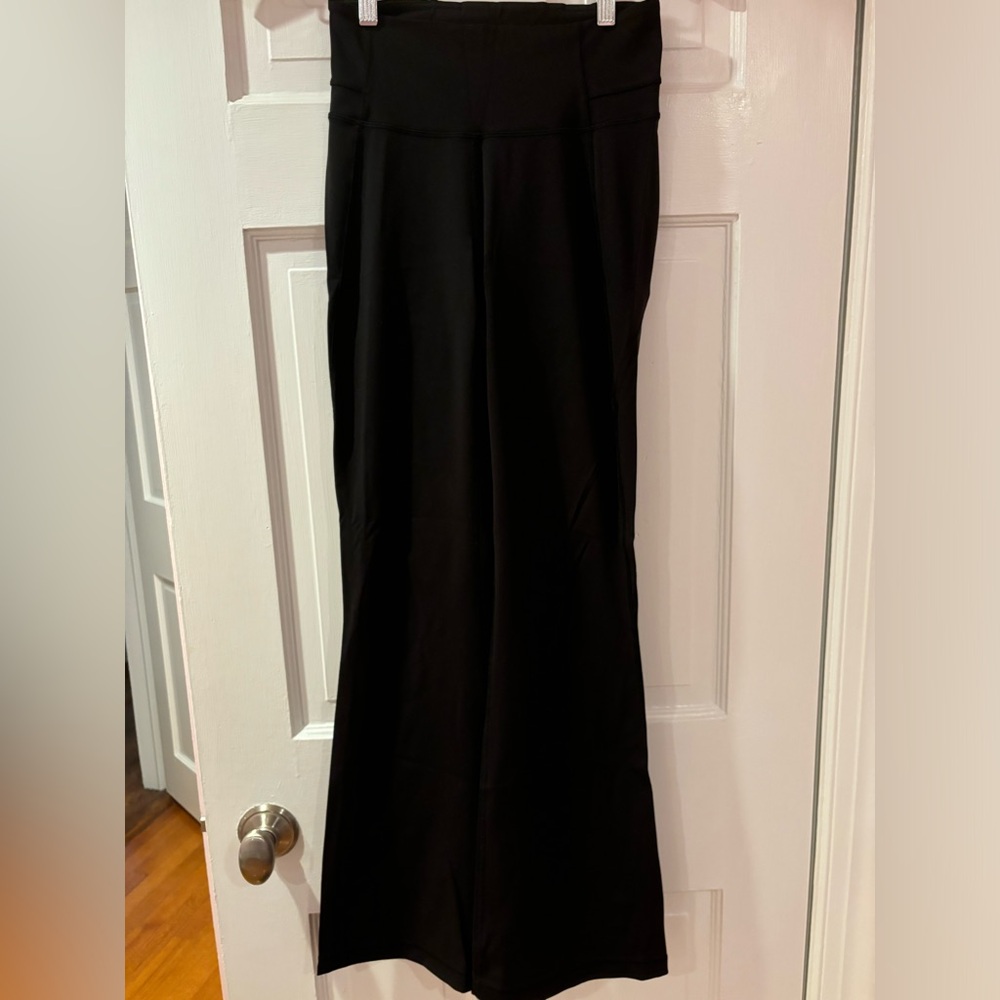 Lululemon black yoga pants